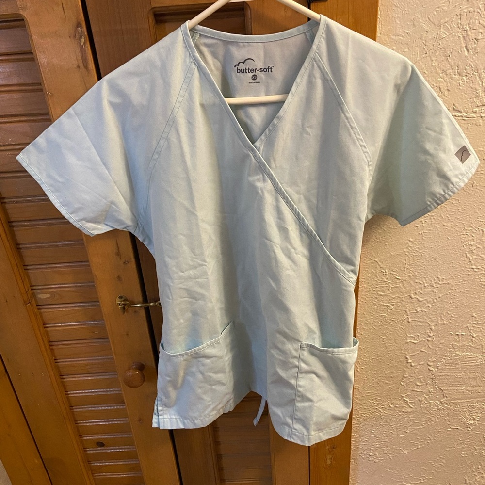 Women’s Butter Soft scrub top